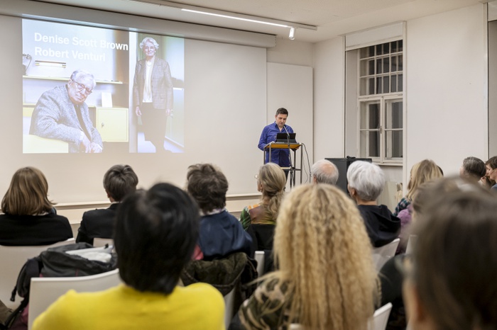 Eröffnungsvortrag,  Wojciech Czaja (Kurator Frauen Bauen Stadt)