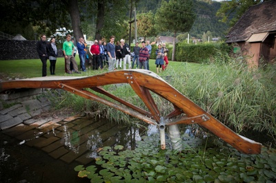 Outstanding Artist Award