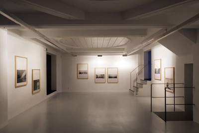 Blick in die Ausstellung "Harun Farocki, Antje Ehmann: Arbeitsverhältnisse" im aut.