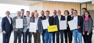 Die Bauherrschaft, Jury und die Ausgezeichneten im Paracelsus Bad in Salzburg