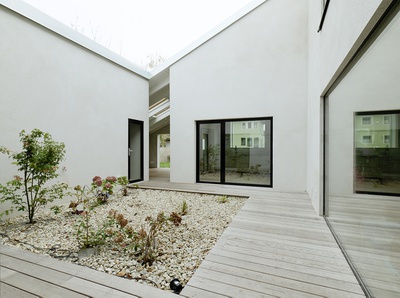 Karin Triendl: Haus in Bisamberg