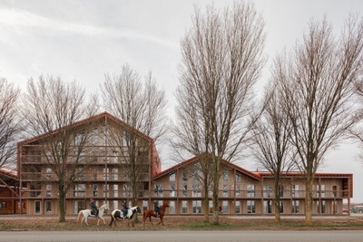 Vliervelden. A Gatehouse with 21 apartments in a Farmyard, Oosterwold, Almere, Architektur: KettingHuls – © Sebastian van Damme Vliervelden. A Gatehouse with 21 apartments in a Farmyard, Oosterwold, Almere, Architektur: KettingHuls