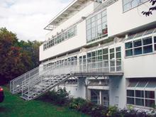 Westfassade nach der Sanierung, Foto: Gordana Brandner