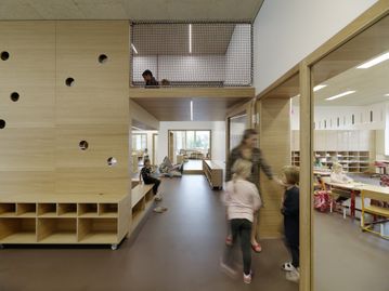 Bildungscampus Zeltweg, Zeltweg;  Bauherr:in:	Stadtgemeinde Zeltweg Immobilien GmbH & Co KG;   Architektur:	ARGE reitmayr architekten – balloon architekten ZT-OG