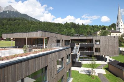 Salzburg - Pfarrwerfen Seniorenwohnhaus Sankt Cyriak Bauherr_in: Gemeindeverband Seniorenwohnhaus Pfarrwerfen/Werfenweng Architektur Arch. DI Mitterberger Gerhard ZT GmbH, Graz