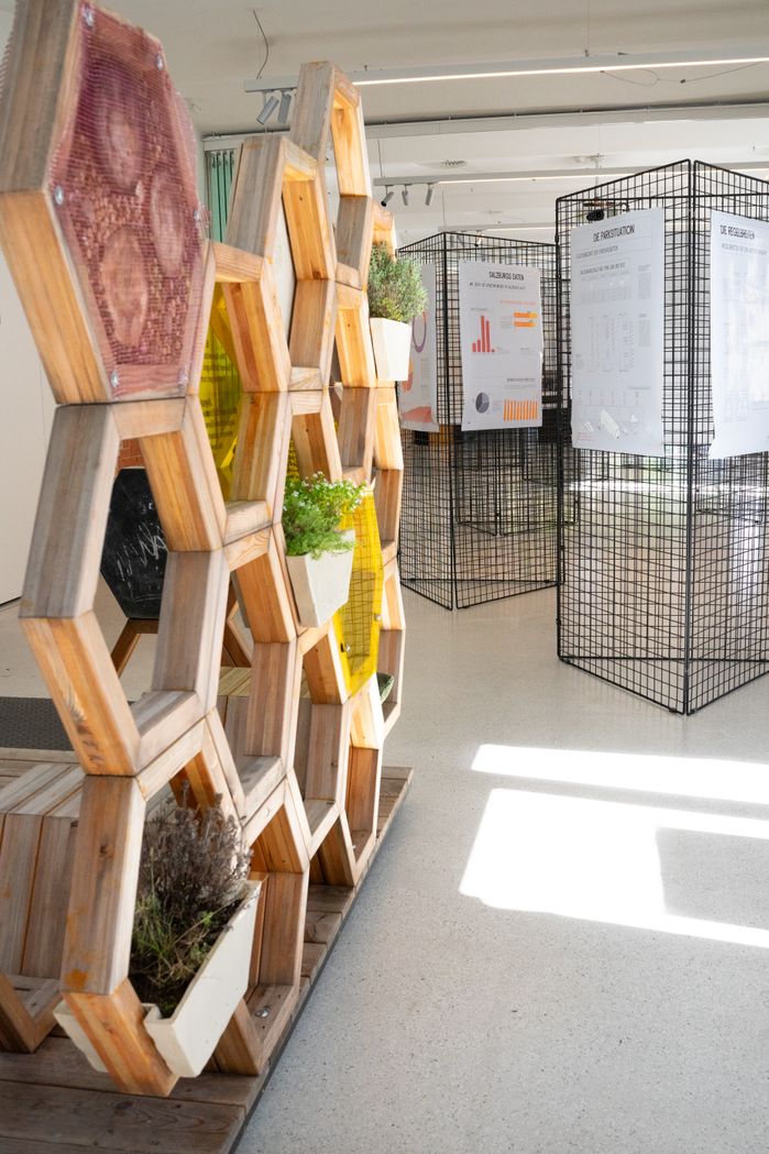 Parklet "to bee" ein Projekt von Studierenden am Department Bildende Künste & Gestaltung (Gestaltung: Technik.Textil) der Universität Mozarteum