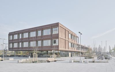 Bauherr:in: Stadt Graz, Abteilung für Bildung und Integration / Stadt Graz, Stadtbaudirektion Architektur: dreiplus Architekten Freiraumplanung: studio boden Tragwerksplanung: Pilz&Partner ZT
