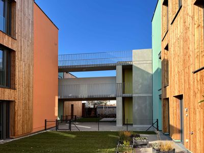 Bauherr:in: Gemeinnützige Familienhäuser-, Bau- und Wohnungsgenossenschaft "Garte Architektur: sandbichler architekten zt gmbh Freiraumplanung: SimZim Landschaftsarchitektinnen Tragwerksplanung: Mischek ZT GmbH