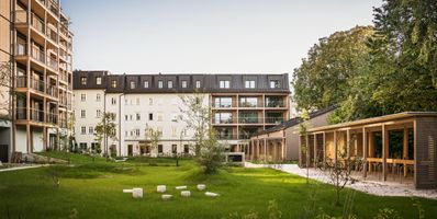 Bauherr:in: Katharina und Nikolaus Richter-Wallmann Architektur: LP architektur ZT GmbH / Dietrich Untertrifaller Architekten ZT GmbH Freiraumplanung: Karin Standler Landschaftsarchitektur Tragwerksplanung: ConLignum ZT GmbH