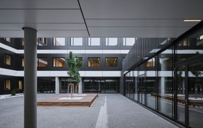 Bauherr:in: Amt der NÖ Landesregierung, VIVIT Gruppe Architektur: DIN A4 Architektur ZT GmbH Tragwerksplanung: KS Ingenieure ZT GmbH