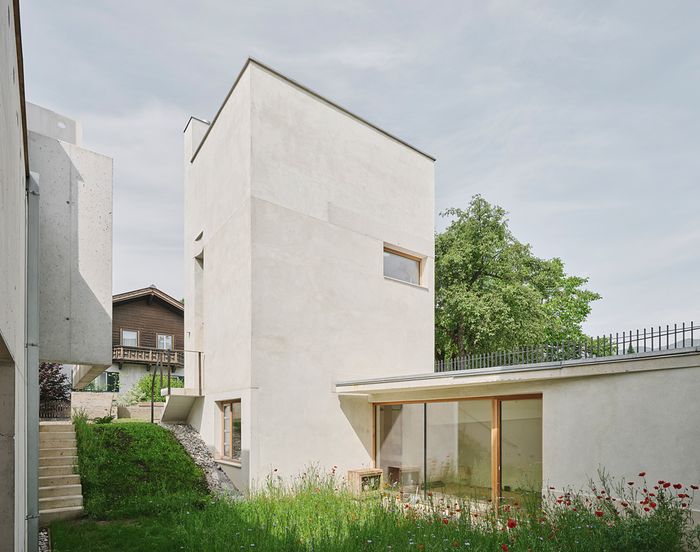 Auszeichnung des Landes Tirol für Neues Bauen 2024: Gebäudegruppe mit Innenhof, Sanierung, Zubau und Neubau, Wörgl, 2021 – 2024 (Architektur: Antonius Lanzinger)