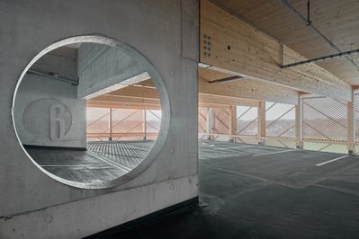 Bauherr:in: SFK GmbH Technologie Manufaktur Architektur: heri&salli Architektur ZT GmbH Tragwerksplanung: BAUPLANSERVICE GmbH