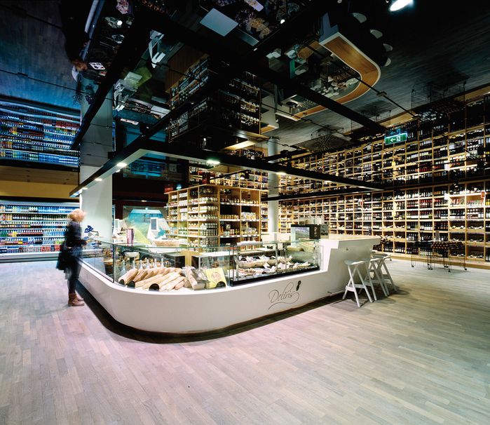 Auszeichnung des Landes Tirol für Neues Bauen 2010: MPREIS im Kaufhaus TYROL, Innsbruck, 2009 – 2010 (Architektur: Rainer Köberl zusammen mit Helmut Siebenförcher)