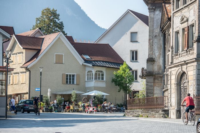 Bauherrschaft: Schadenbauer Projekt- und Quartierentwicklungs GmbH; Stadt Hohenems Architektur: Architekten Nägele Waibel/ Bernardo Bader Architekten/ Georg Bechter Architektur + Design/ HEIN architekten/ Imgang Architekten/ ma.lo architectural office zusammen mit DI Michael Egger Freiraumplanung: lohrer.hochrein.landschaftsarchitekten und stadtplaner, München (Begegnungszone)/ Stadtland Büro für Raum- u. Landschaftsplanung, Hohenems (private Freiraumplanung)