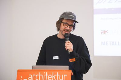 Aluminium-Architektur-Preis 2025: Preisverleihung Josef-Matthias Printschler (GF, Architekturstiftung Österreich) (c) Aluminium-Fenster-Institut/APA-Fotoservice/Rastegar