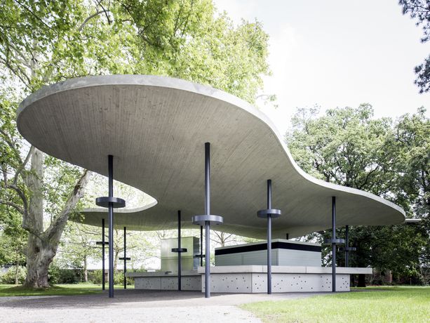 Niederösterreich - Grafenegg Catering Pavillon Wolke 7 Bauherr_in: Grafenegg Kultur Betriebsges.m.b.H. Architektur: the next ENTERprise Architects ZT GmbH, Wien Freiraumplanung: Land in Sicht, Wien