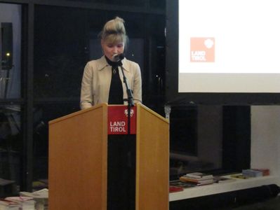 Grußworte von Melanie Wiener (Stv. Leiterin der Kulturabteilung des Landes Tirol)