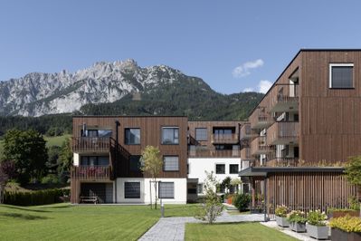 Bauherr:in: Ing. Herbert Wieser Architektur: KREINERarchitektur ZT GmbH Freiraumplanung: Marktgemeinde Gröbming Tragwerksplanung: Letmaier Gröbming Baugesellschaft m.b.H.