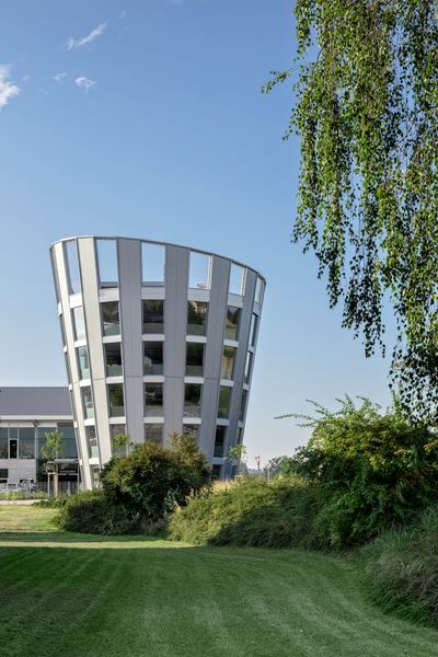 Bauherr:in: Pöttinger Entsorgungstechnik GmbH Architektur: Claire Braun.Architektin Tragwerksplanung: D.I. Weilhartner ZT GmbH