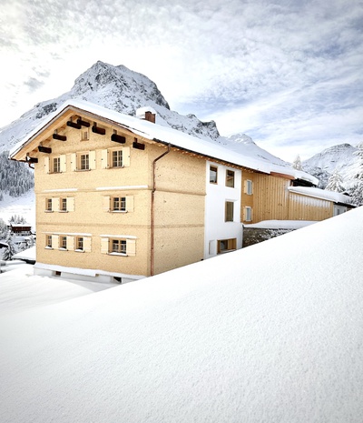 Bauherr:in: Almhof Schneider
Architektur: allmeinde architektur
Tragwerksplanung: Mader | Flatz | Schett | ZT GmbH – © allmeinde architektur | Gerold Schneider Bauherr:in: Almhof Schneider
Architektur: allmeinde architektur
Tragwerksplanung: Mader | Flatz | Schett | ZT GmbH