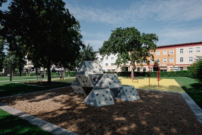 Bauherr:in: Stadtgemeinde Oberwart
Architektur: DI Heinz Gerbl – © Rainer Schoditsch Bauherr:in: Stadtgemeinde Oberwart
Architektur: DI Heinz Gerbl