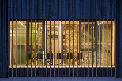 Bauherr:in: Gemeinde Bichlbach
Architektur: Philipp Weinberger Architekt ZT
Tragwerksplanung: Nezzler ZT GmbH – © Robert Eder Bauherr:in: Gemeinde Bichlbach
Architektur: Philipp Weinberger Architekt ZT
Tragwerksplanung: Nezzler ZT GmbH