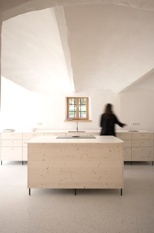 Bauherrschaft: Eva Demmelbauer
Architektur: Stockhammer Teichmann Architektur undInnenarchitektur interdisziplinäre GmbH mit ZT, Wien
Foto: Paul Teichmann