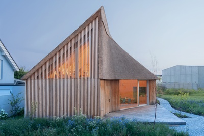 Bauherr:in: Marina Rosa, Jacobus van Hoorne
Architektur: Gilbert Berthold